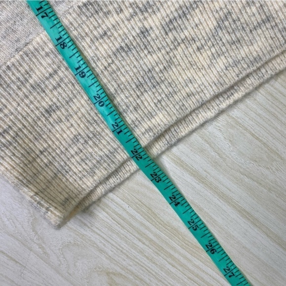 William Rast Alpaca mix gray v- back knit dot sweater size S - Picture 9 of 10